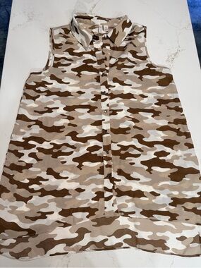 Cato Sleeveless Button-Front Camo Blouse in Brown and Cream
